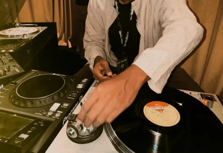 25hours Hotel One Central x Vinyl Souk — Vinyl Souk Mini Festival x STR Special